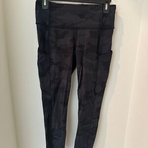 Lululemon camo pocket leggings size 8
